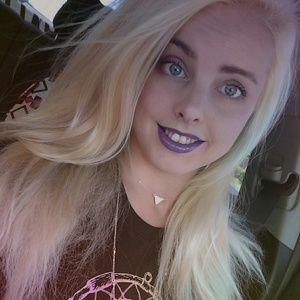 Meet your Posher, Lauren